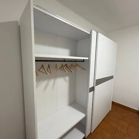 Lianna House * باري